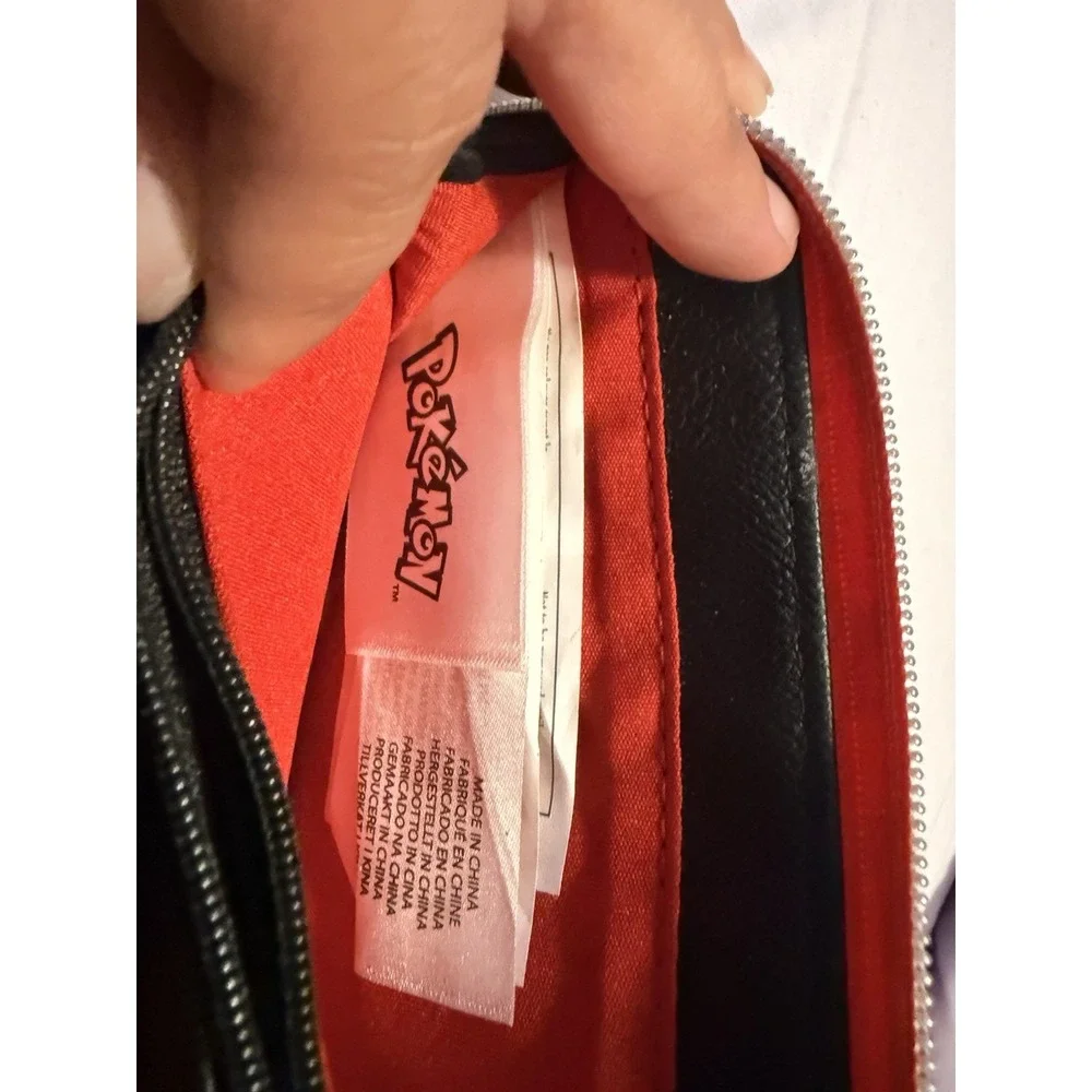 Pokémon Lounge fly Zip Up Wallet Red And Black